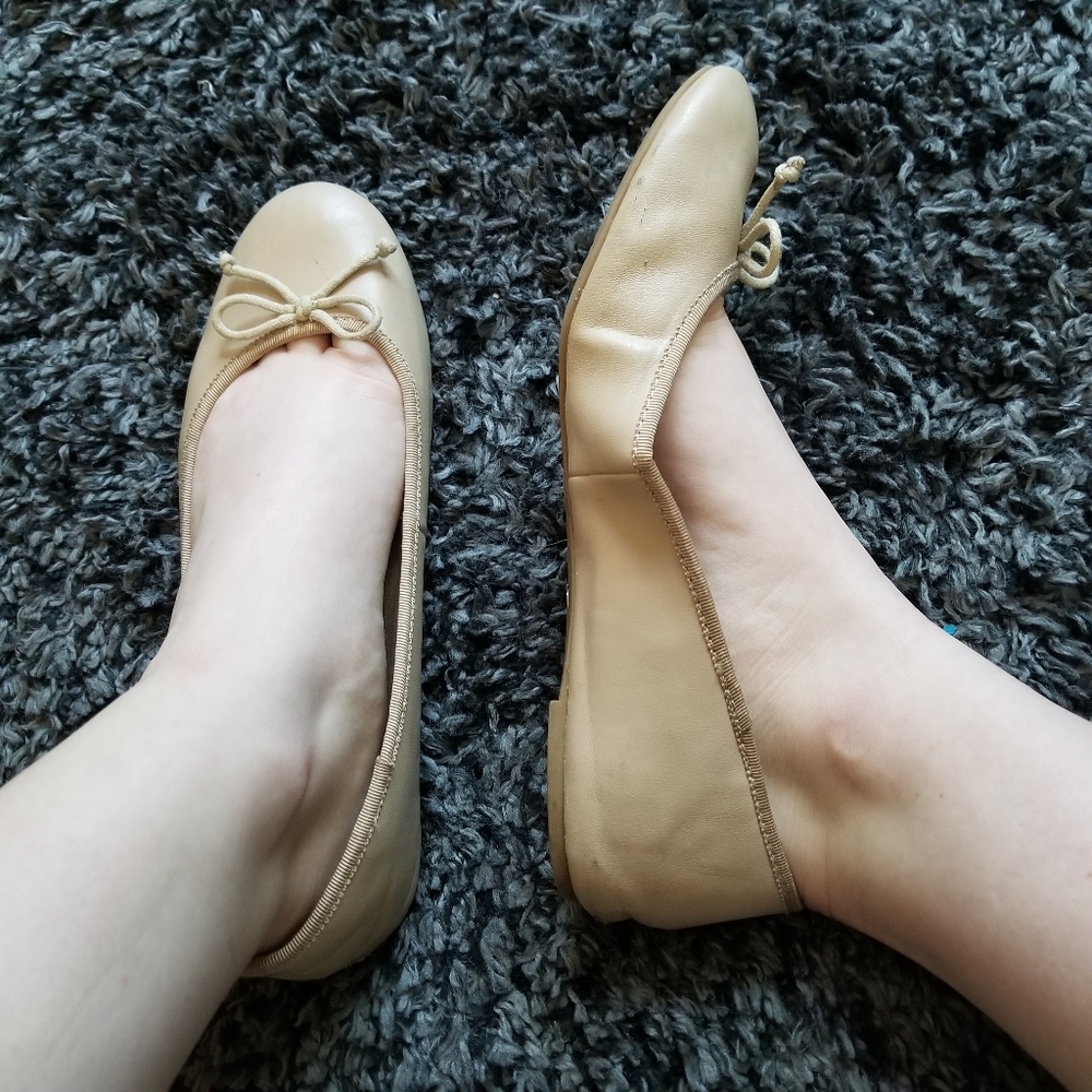 Nude flats